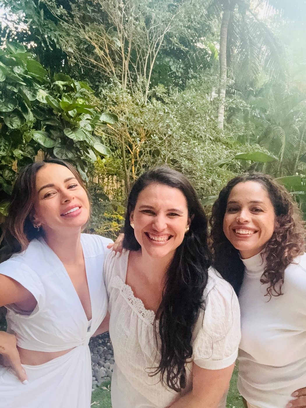Camila, Karin y Andrea, anfitrionas de Ella Vibra